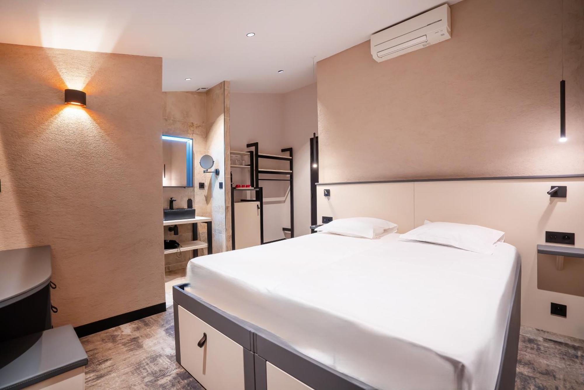 Hotel By Reboul - Boutique Hotel กาซีส์ ภายนอก รูปภาพ